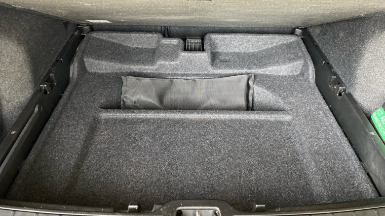 Volvo Xc40 2.0 B4P R DESIGN Pro 5dr Auto [7 speed] Petrol Estate